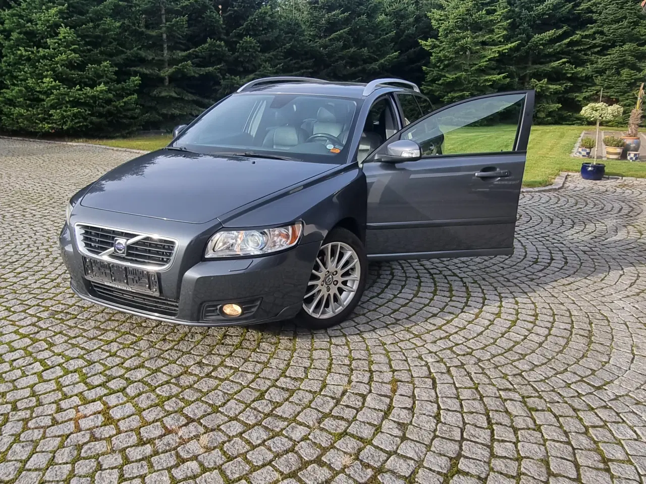 Billede 1 - Volvo v50 1,6 D Momentum / læder/Xenon/træk.