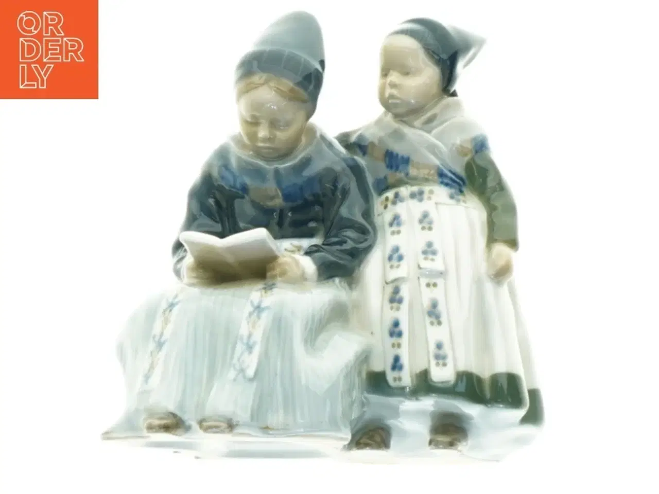 Billede 1 - Royal Copenhagen. Amagerpiger. Model 1395. fra Royal Copenhagen (str. 15,5 x 18 cm)