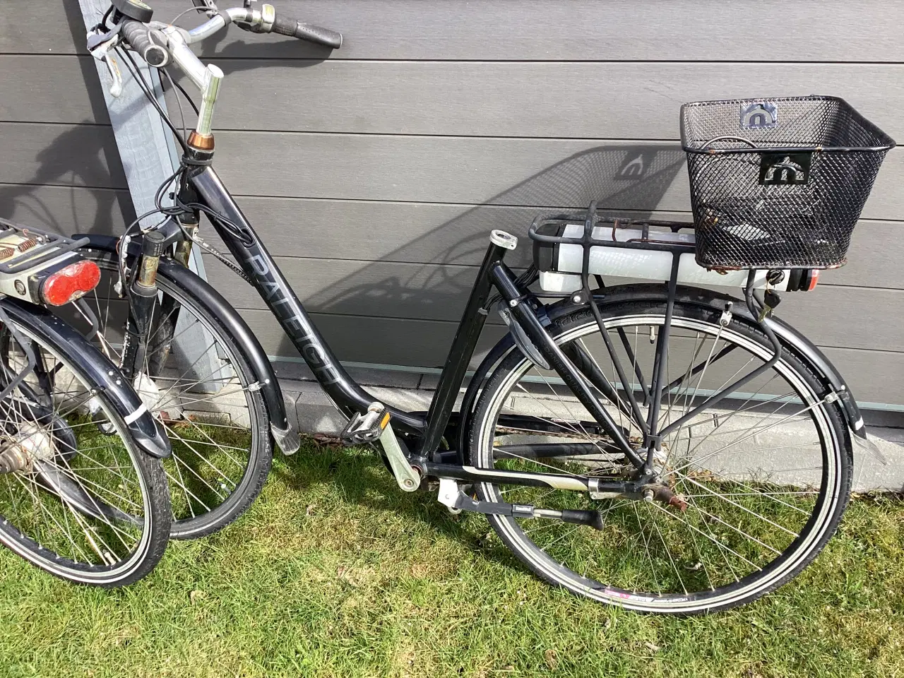 Billede 2 - 2 stk. defekte EL Cykler.