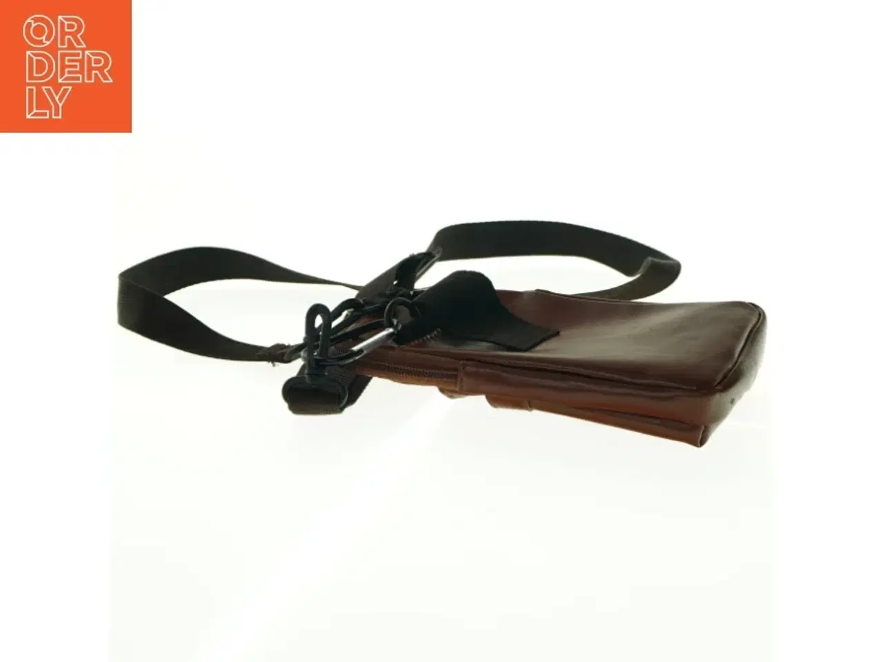 Billede 3 - Brun skuldertaske (str. 20 x 14 cm)