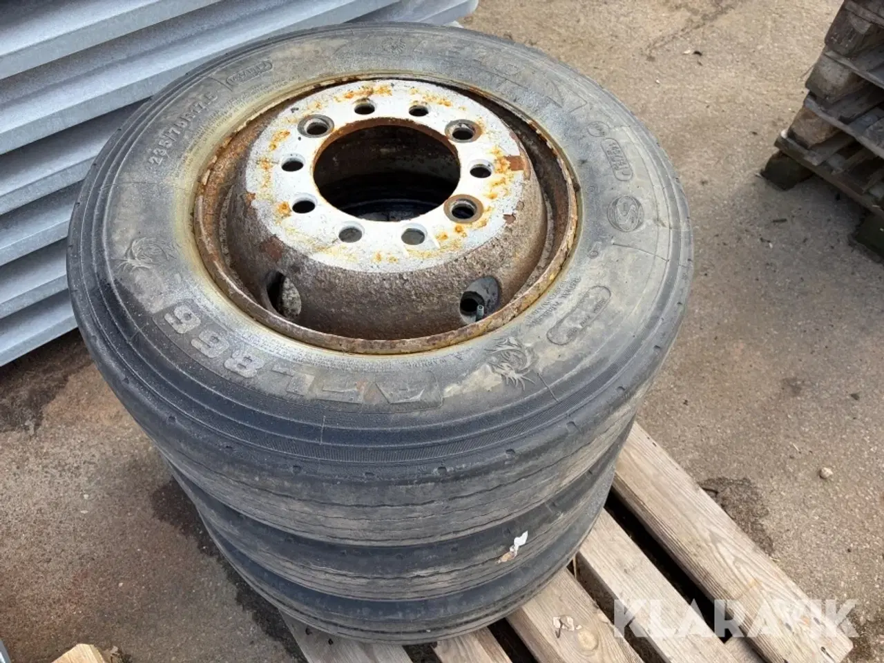 Billede 4 - Dæk med fælg 12 stk