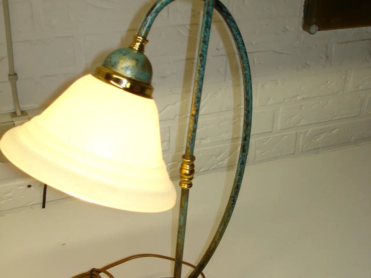 Billede 2 - Antik  Patineret skrivebordslampe (alt originalt )