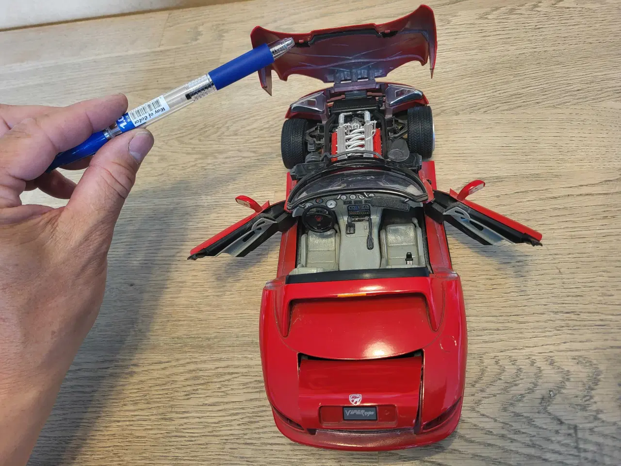 Billede 3 - Modelbil: VIPER RT/10 DODGE 1992.  Skala 1/18.