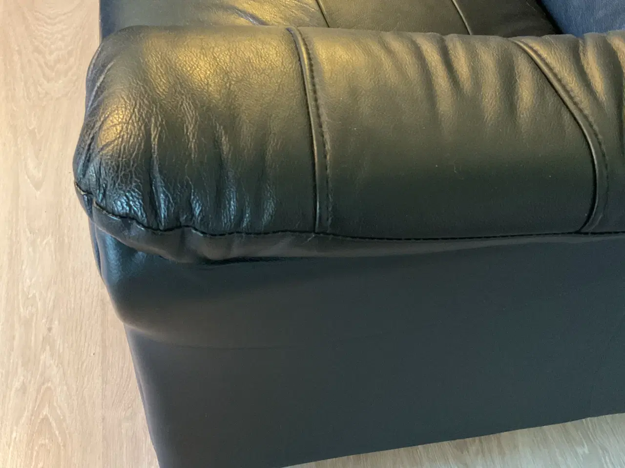 Billede 5 - Hjørnesofa i sort læder