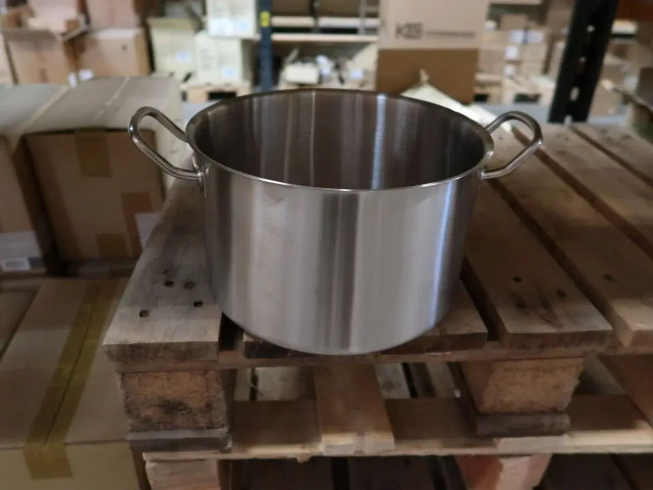 Billede 1 - 4 stk. Gryde mellem 7 ltr diam 240 mm til induktion, el og gas