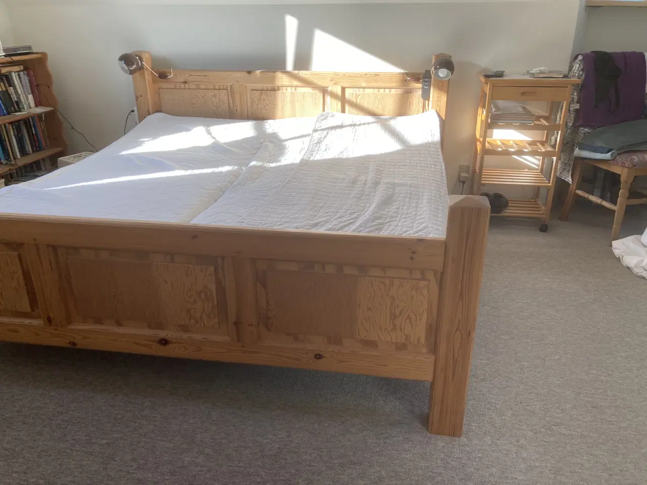 Billede 5 - Dobbeltseng med fyldninger i gavle