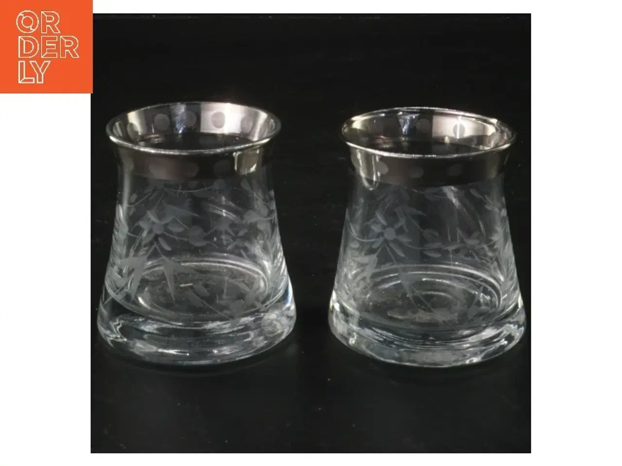 Billede 1 - glasstager med sølvkant fra lene bjerre(str. Ø 6,5x7 cm)