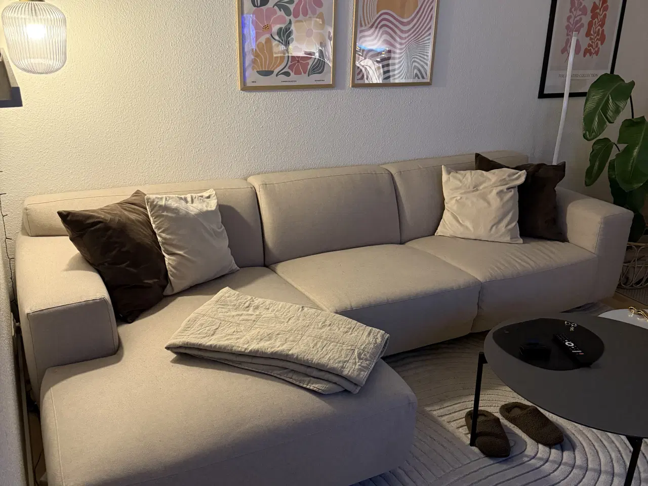 Billede 2 - Beige sofa med chaiselong