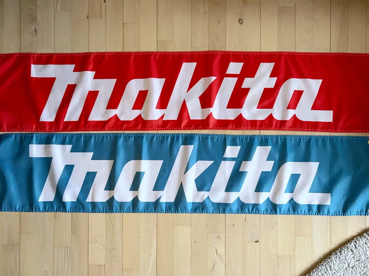 Billede 1 - Flag med Makita logo