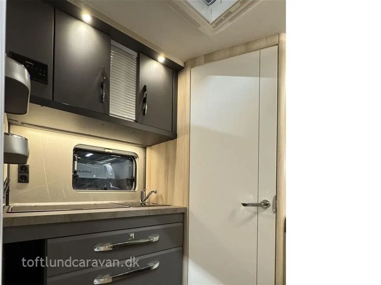 Billede 7 - 2024 - Hobby De Luxe 460 SFf   Sønderjyllands aut. HOBBY forhandler. Midter-placeret dobbeltseng! NU PÅ LAGER TIL OMGÅENDE LEVERING !