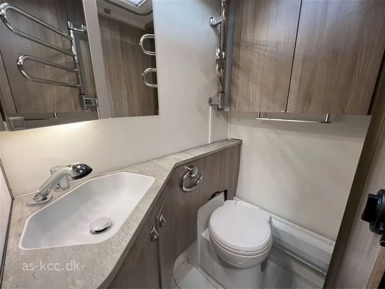 Billede 15 - 2022 - Kabe Imperial 600 XL KS Alde Centralvarme
