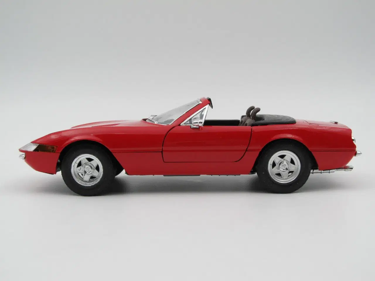 Billede 4 - 1968 Ferrari Daytona 365 GTS/4 1:18 