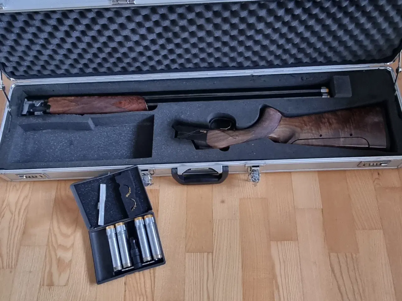 Billede 1 - BROWNING 725 BLACK C3 sælges