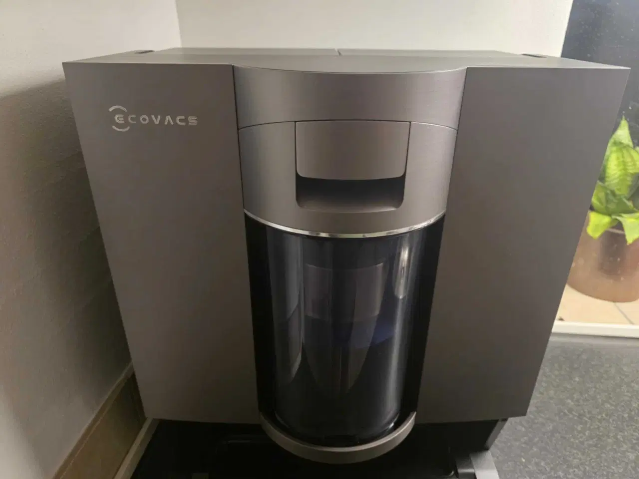 Billede 6 - Robotstøvsuger med gulvvask 