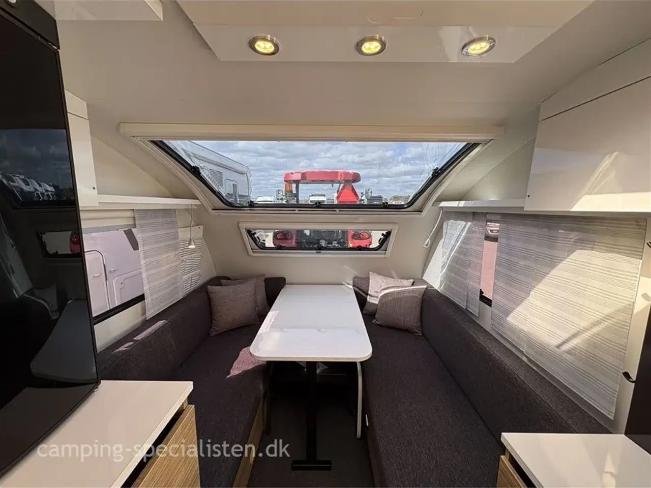 Billede 10 - 2018 - Adria Action 361 LH Panorama   Adria Action 361 LH 2018 - Se den nu hos Camping-Specialisten.dk