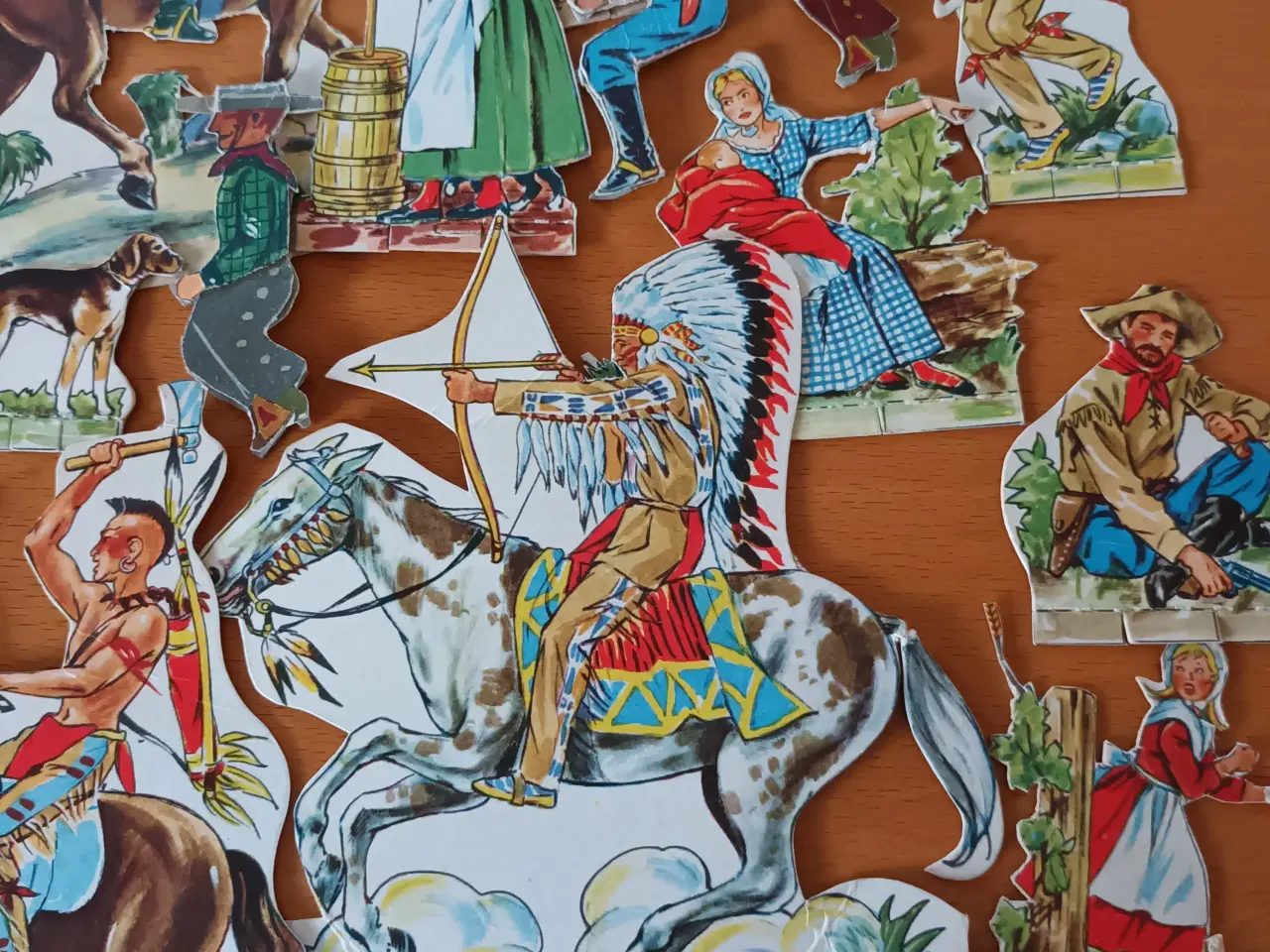 Billede 1 - Papfigurer