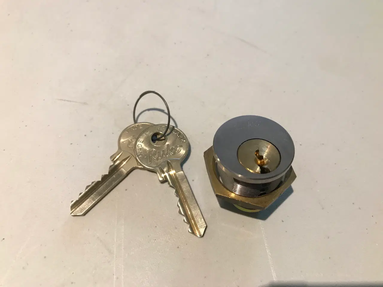 Billede 2 - Postkasse lås, Ruko med 2 nøgler