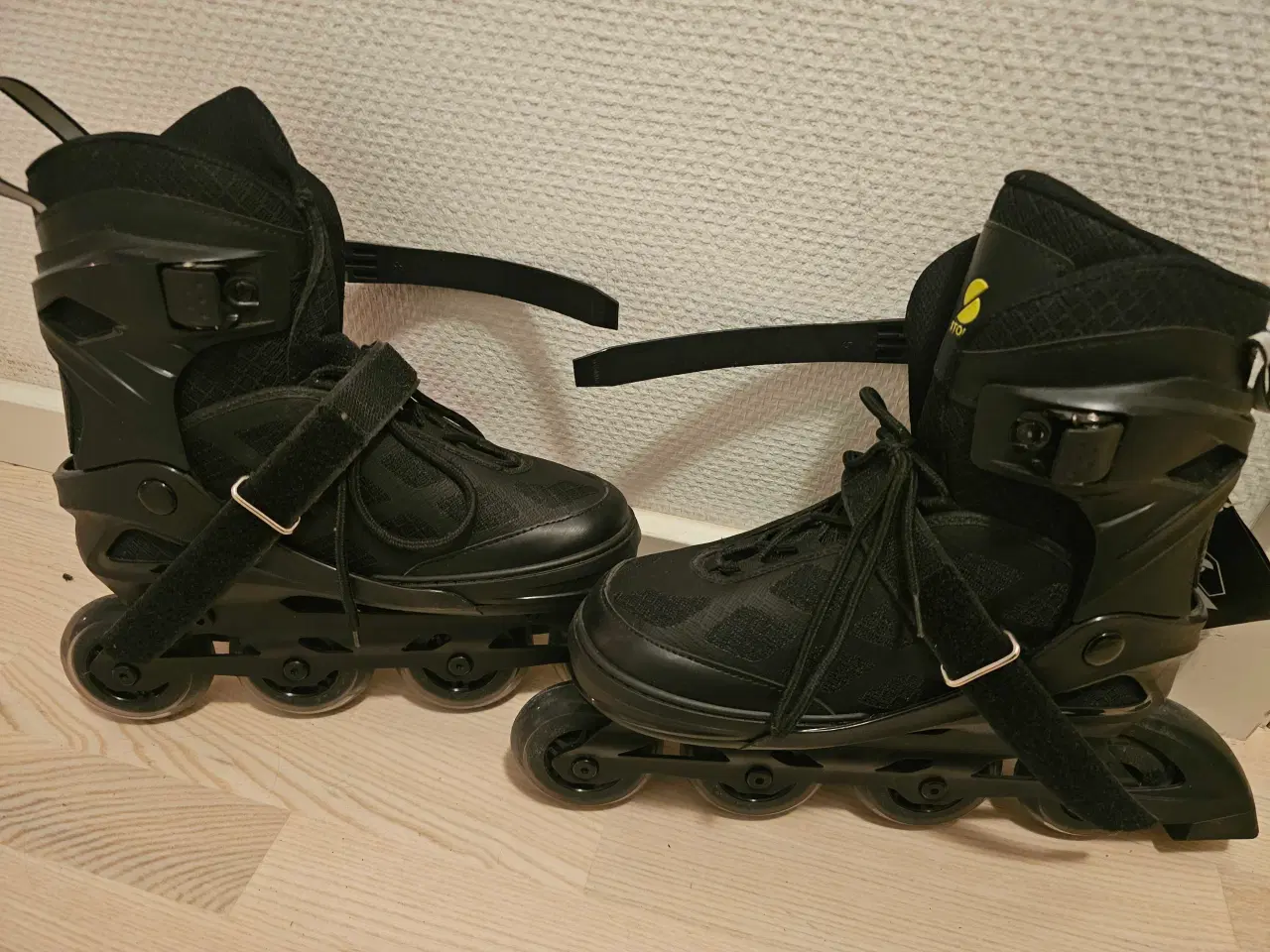 Billede 3 - Ubrugte rulleskøjter str 39-42