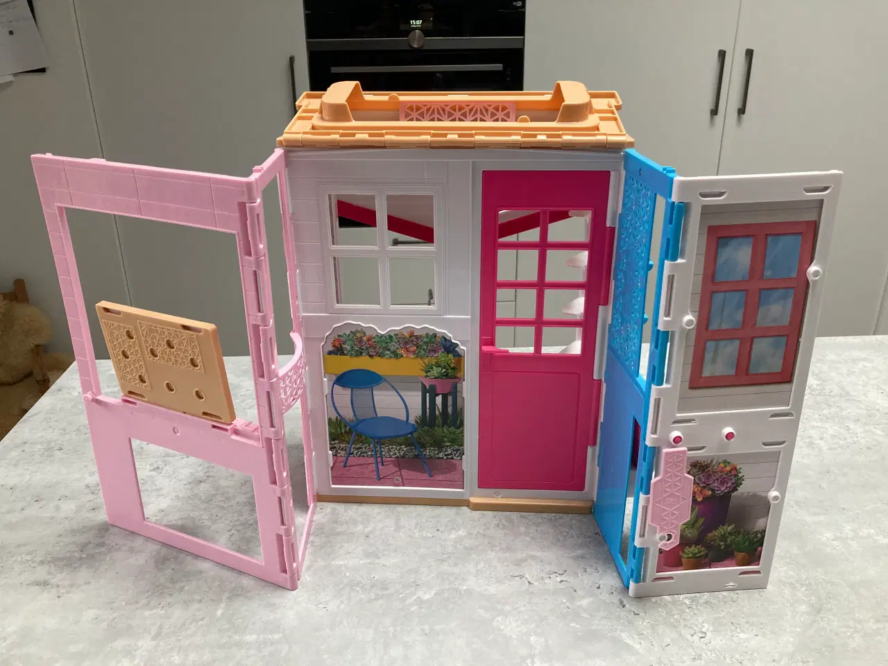 Billede 2 - Barbie 2-etagers hus