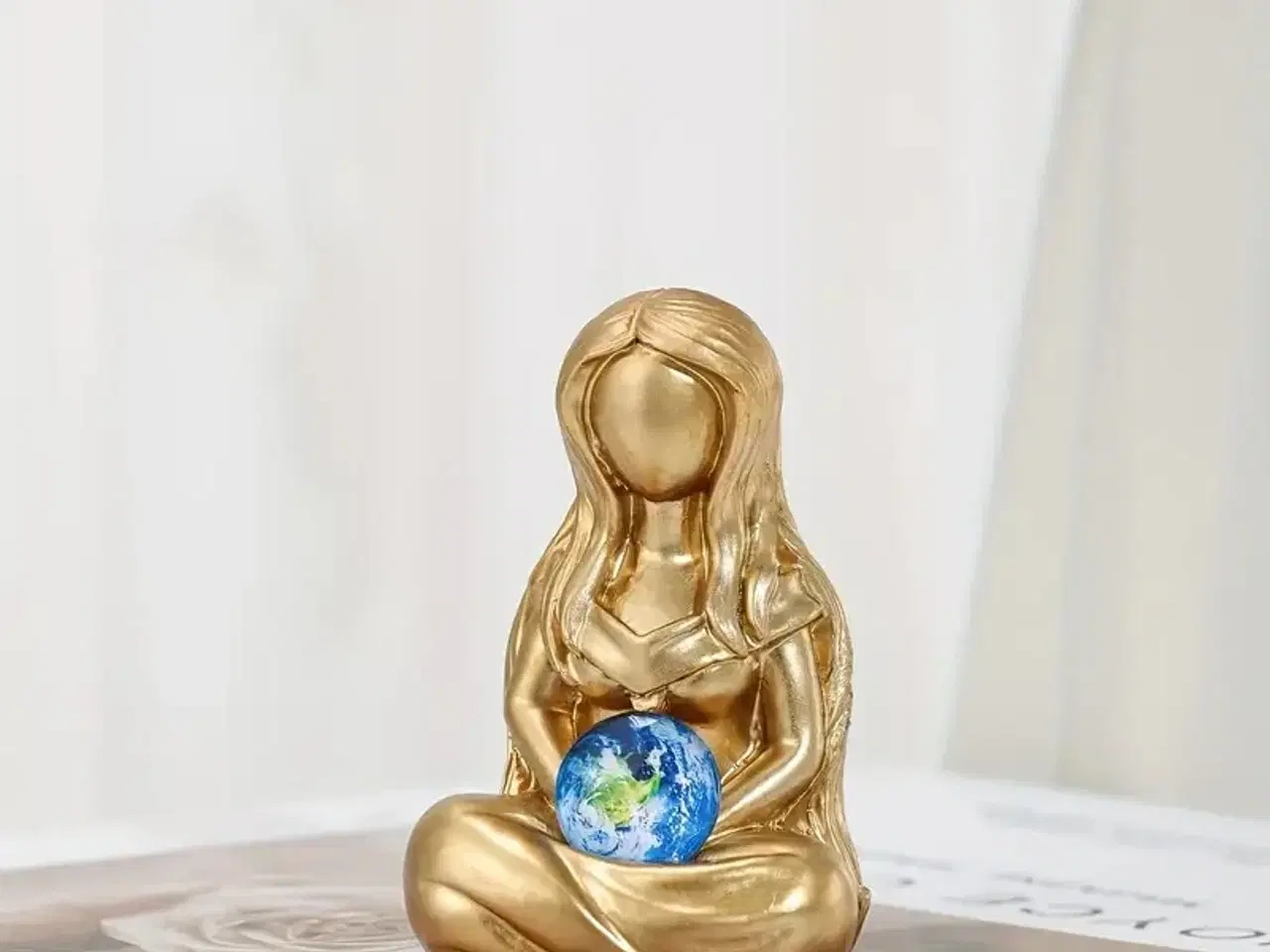 Billede 1 - * Moder Jord-figur (Gaia-gudinde) - siddende i Lot