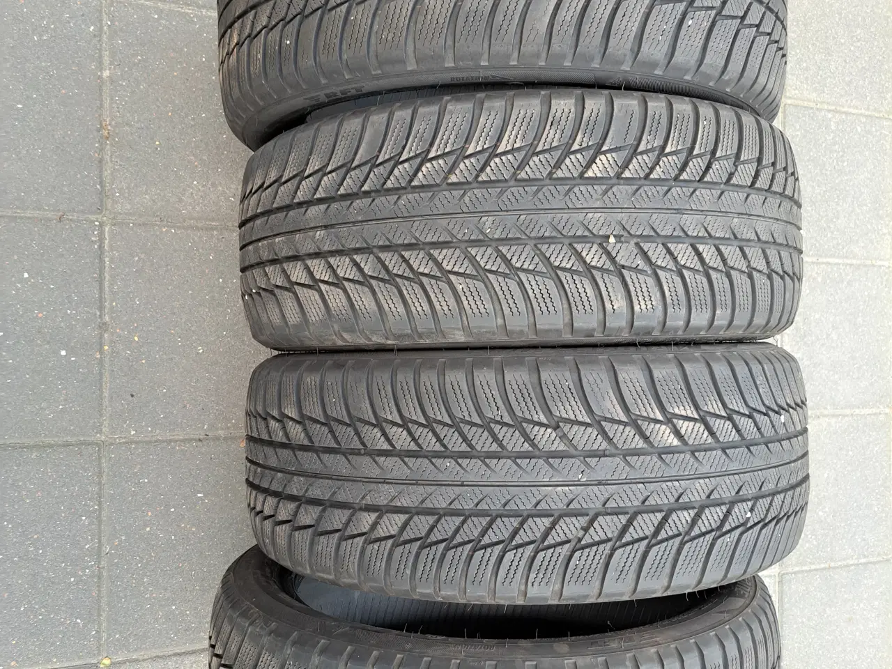 Billede 1 - Vinterdæk 225 45 18 Bridgestone 