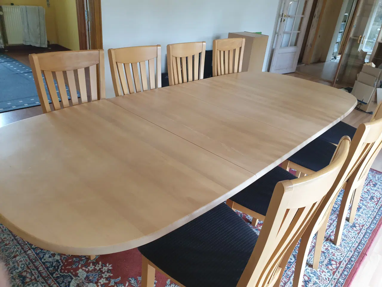 Billede 2 - Spisebord med 8 stole i bøg