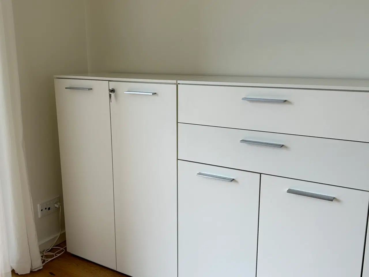 Billede 2 - Kommode og lav skab