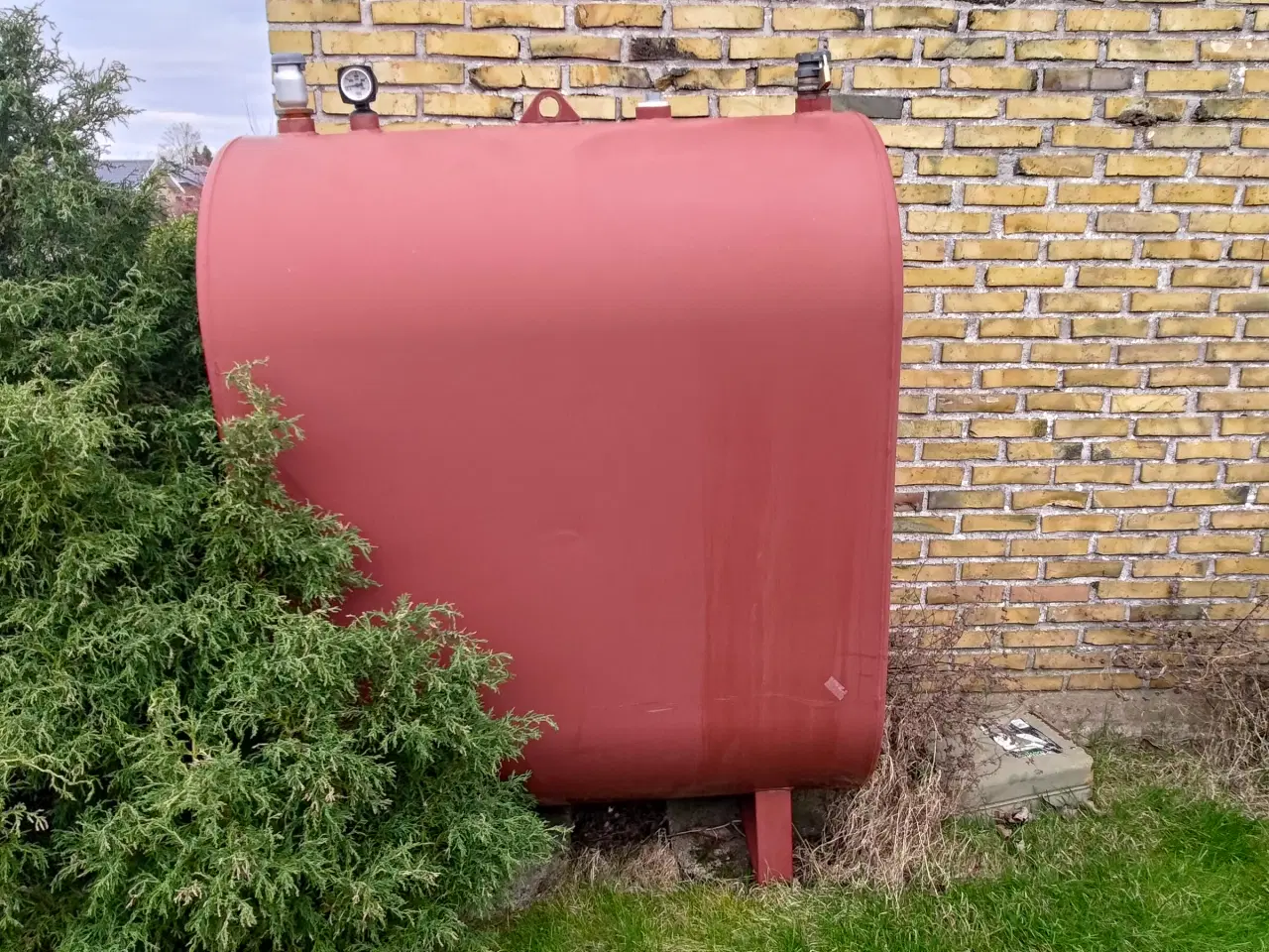 Billede 1 - Frakoblet 2007 Roug Olietank 1200 liter Udendørs