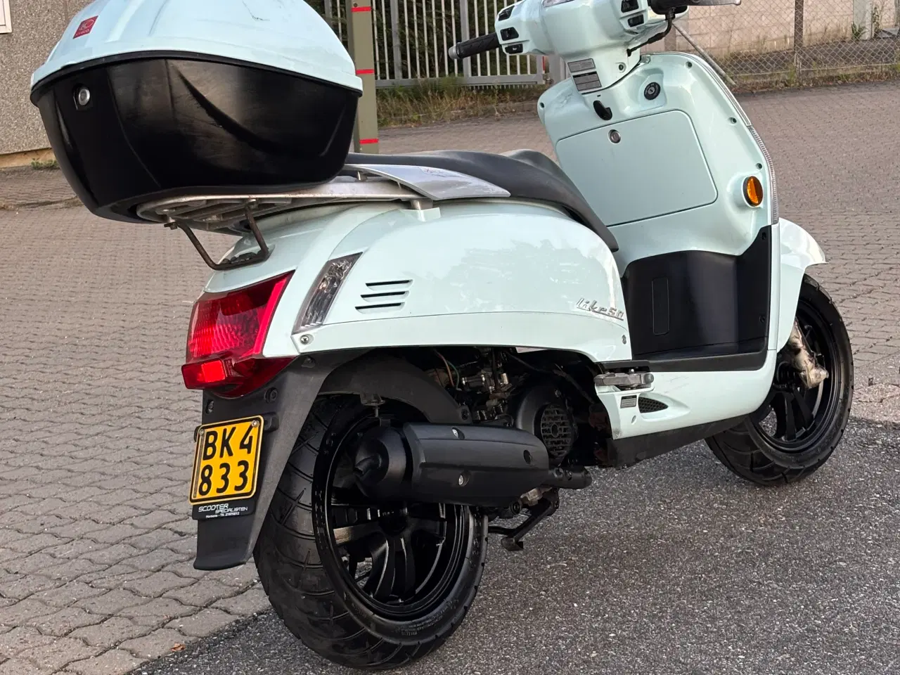 Billede 3 - Kymco 4 takt “Retro look Vespa” 30 scooter 