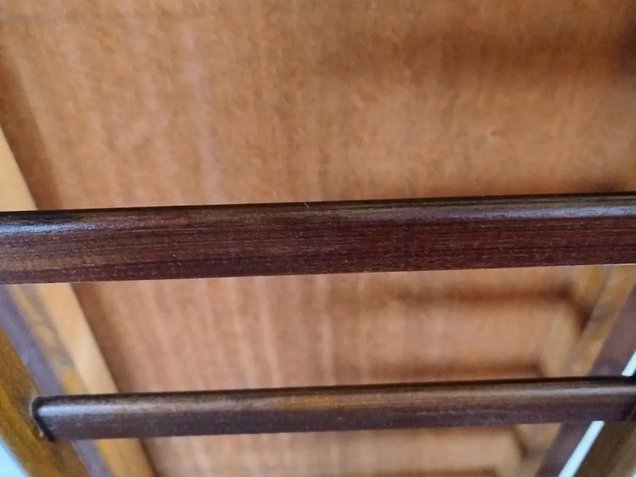 Billede 4 - Sofabord fra 60'erne i valnød med stel af Ahorn me