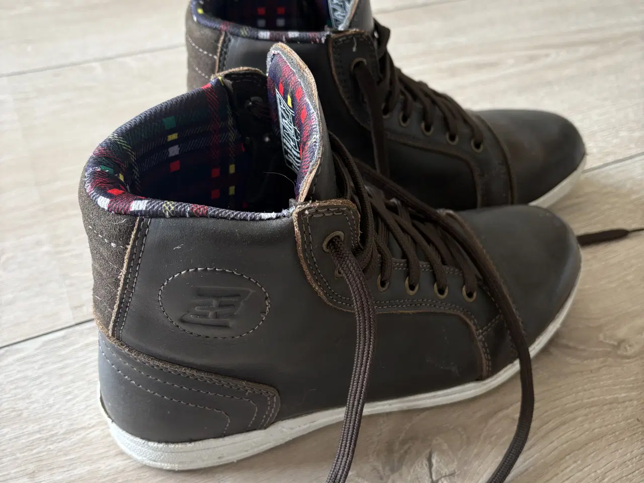 Billede 3 - Mc tøj sælges.