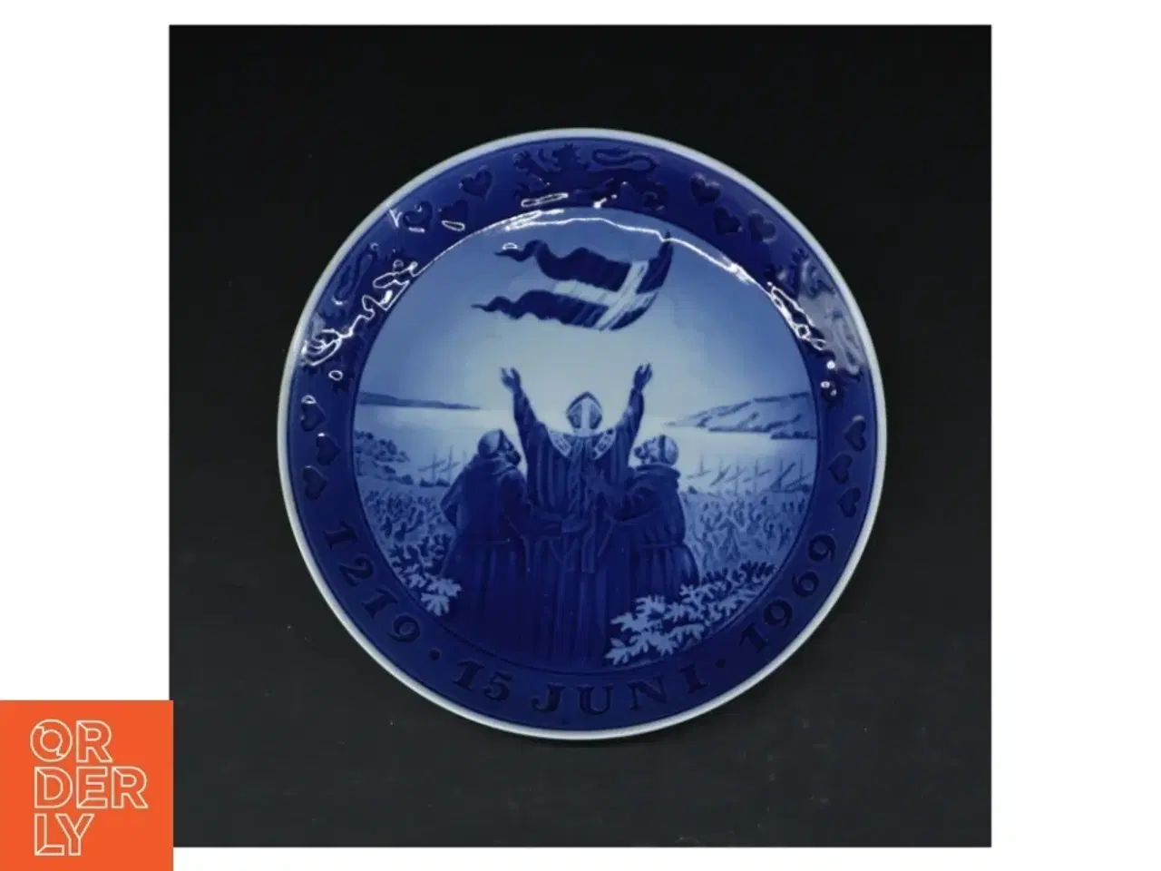 Billede 1 - Valdemarsdag Jubilæumsplatte fra Royal Copenhagen (str. Ø. 20,5 cm)