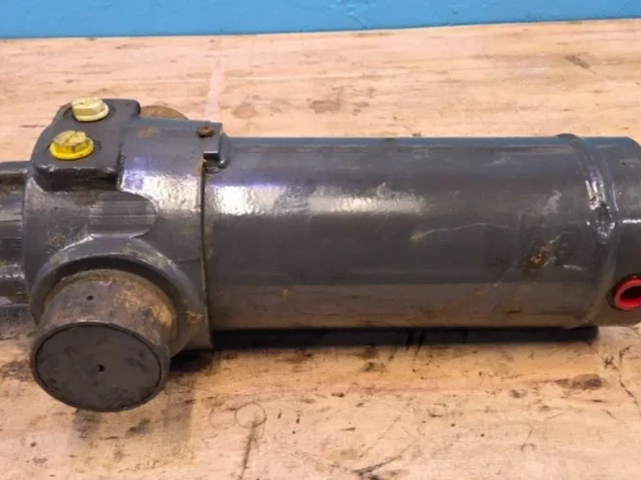 Billede 7 - New Holland LB115B Cylinder 90488673