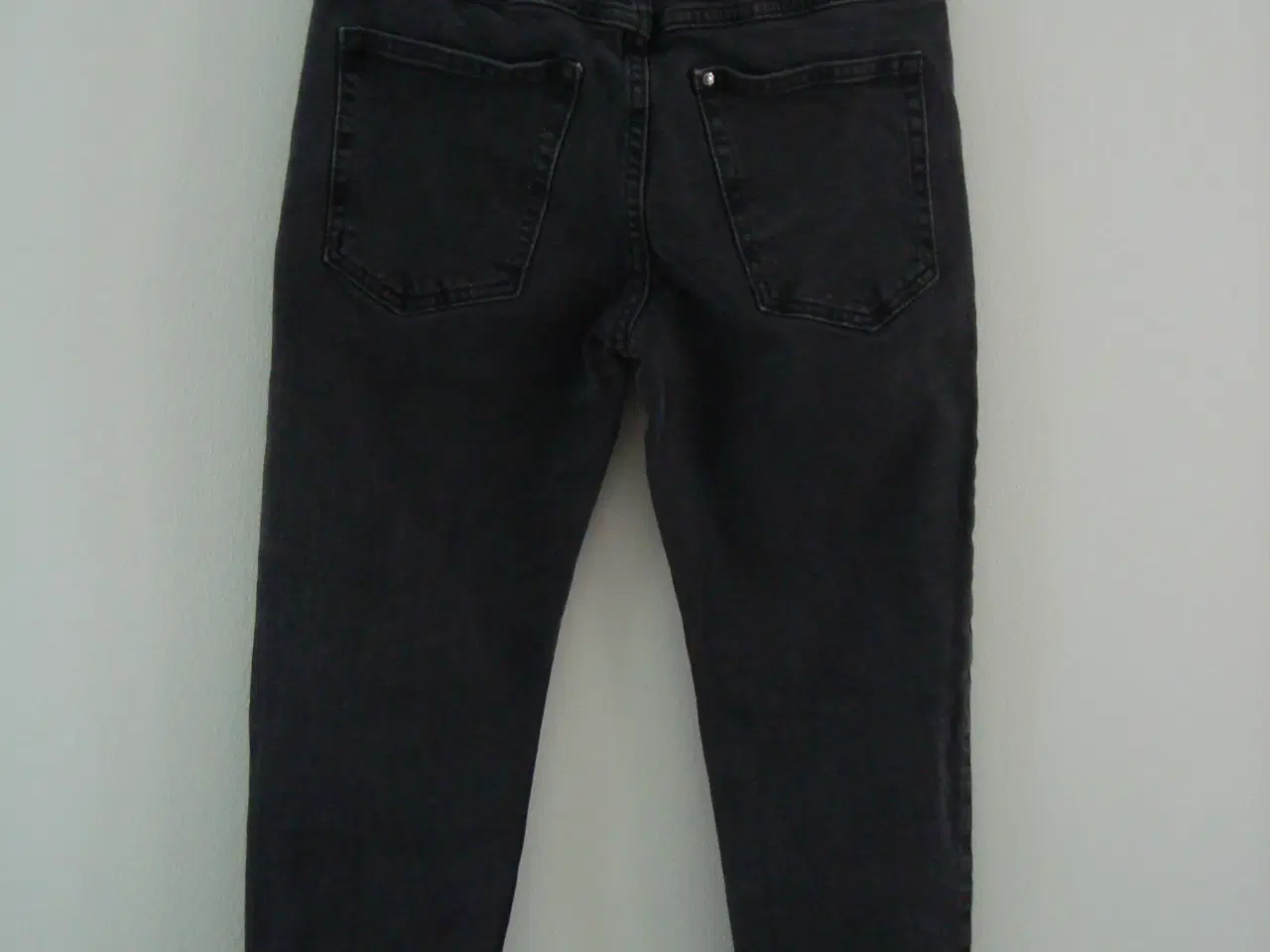 Billede 3 - Jeans - str. 146