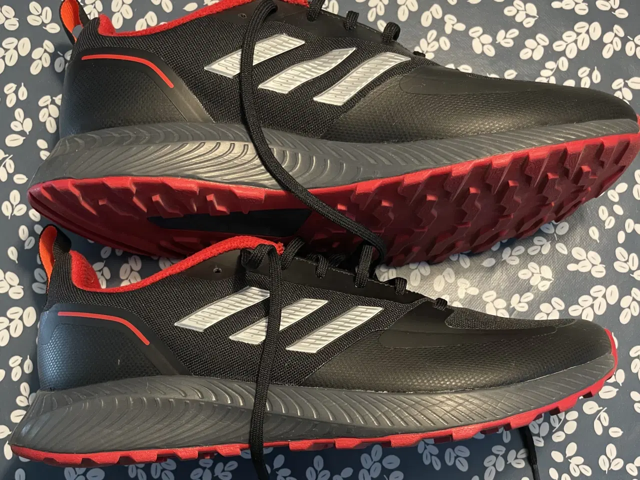 Billede 2 - Adidas løbesko str. 43 1/3