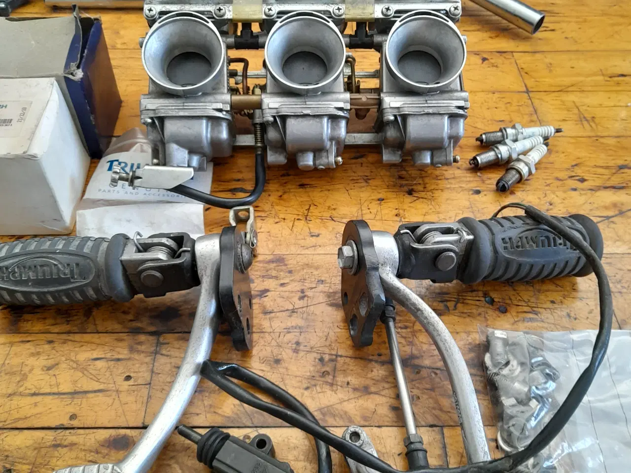 Billede 2 - Triumph dele T 140.