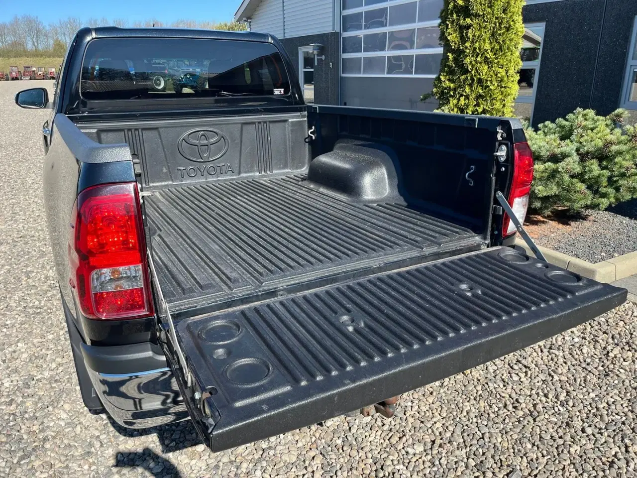 Billede 6 - Toyota Hilux 4WD Pick-up med træk til 3200 kg. Meget velholdt