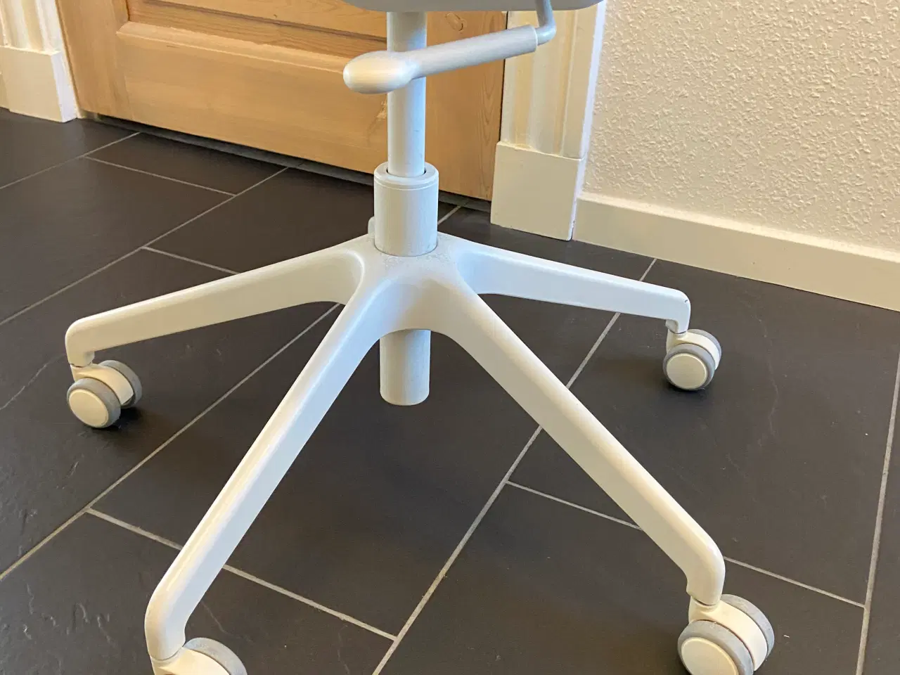 Billede 5 - IKEA Hattefjäll kontorstol grå med hjul