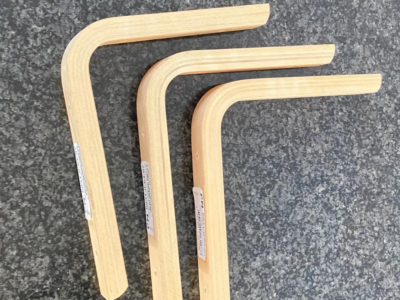 Billede 1 - Hyldeknægte i bøg