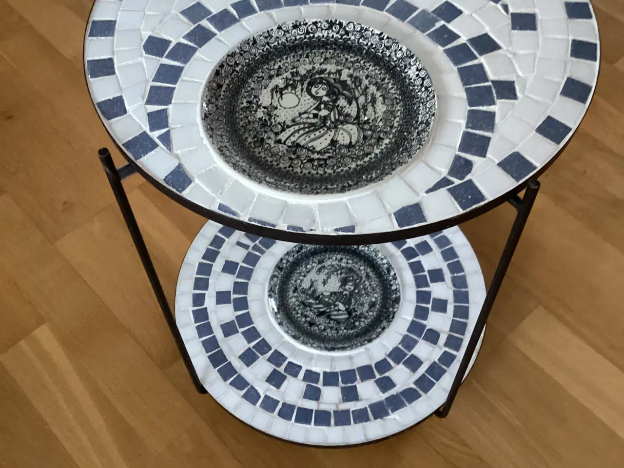 Billede 3 - Bakkebord 