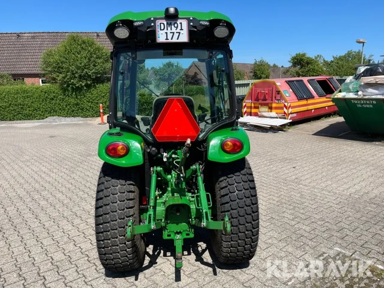 Billede 8 - Traktor John Deere 3046R kost/Dozerblad/spreder/kasse/bagkasse