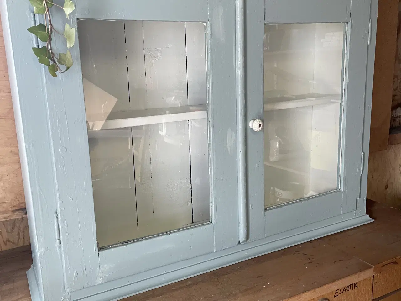 Billede 1 - Gammelt vitrineskab