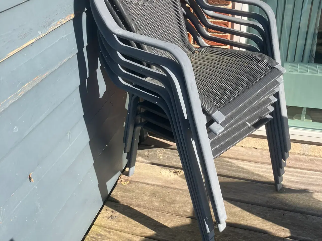Billede 4 - Bord med 6 stole. Stel i alu pulverlakeret