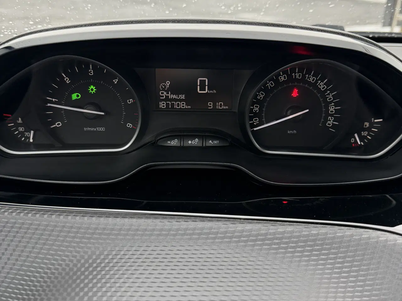 Billede 13 - Peugeot 208 1.6 Bluehdi meget udstyr