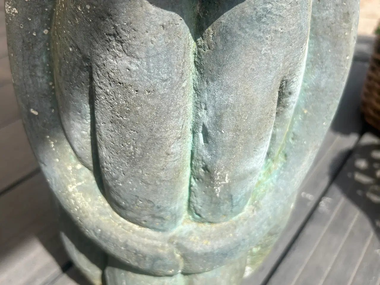 Billede 9 - Skulptur i sten 24 cm høj med grøn patinering