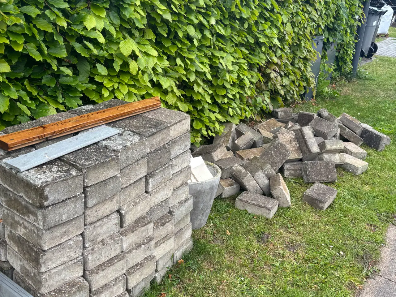 Billede 1 - Belægningssten kan afhentes gratis