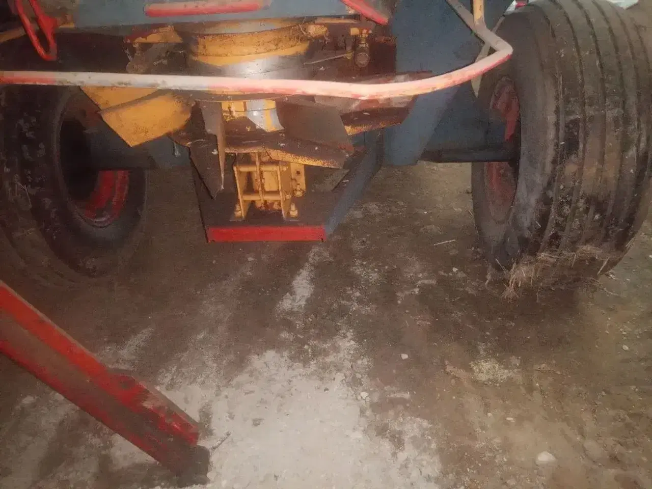 Billede 2 - Bøgballe Gødningsspreder B 2000 bugseret