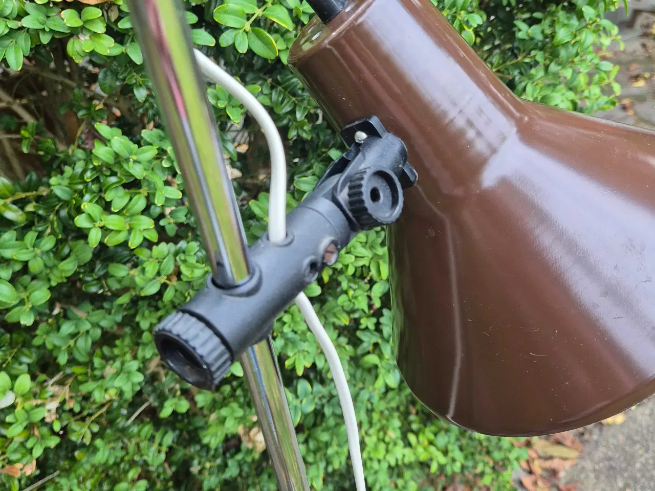 Billede 7 - Brun gulvlampe inspireret af en klassisk arkitektl