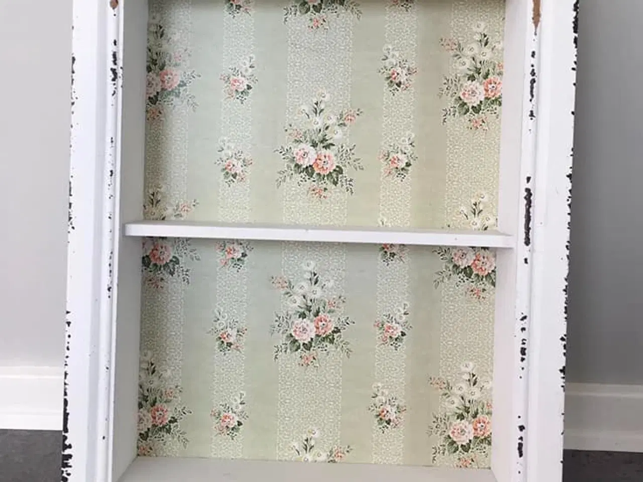 Billede 1 - Ny smuk shabby chic hylde / kasse / reol 