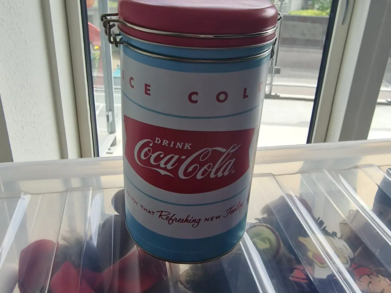 Billede 1 - "Retro- Style" Coca Cola dåse med hængsel